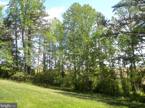 16461 Richmond Tpke, Bowling Green VA  22427-2207 exterior