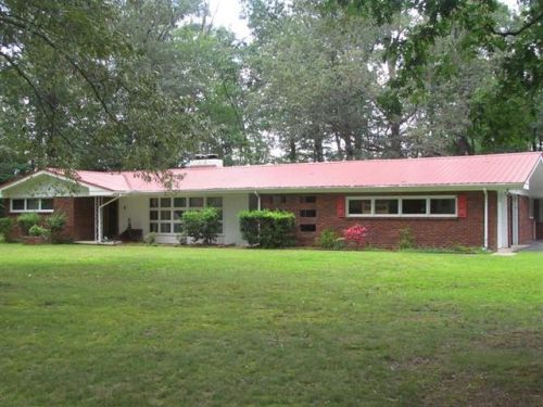 256 White Oak Dr, Manchester, TN 37355-7324