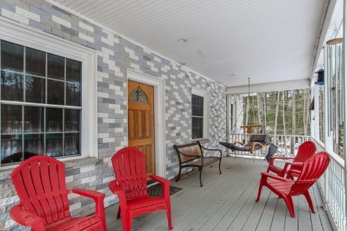 18 Calef Dr, Alton, NH 03809-4737