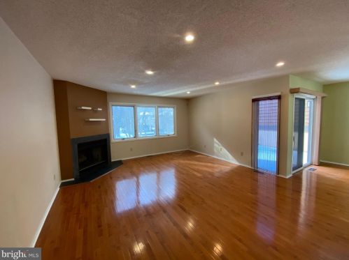 408 Sayre Dr, Princeton NJ  08540-5853 exterior