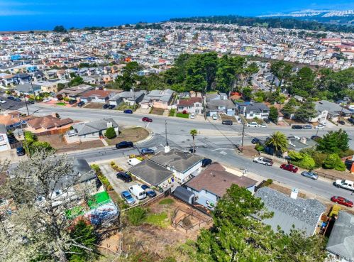 871 Larchmont Dr, Daly City CA  94015-3641 exterior
