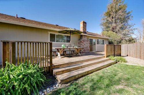 1624 Mariposa Dr, Santa Rosa, CA 95405-7732