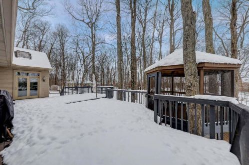 1947 Southwood Trl, West Bend WI  53090-8971 exterior