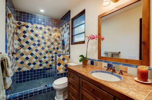 5320 Ivafern Ln, La Canada CA  91011-2811 exterior