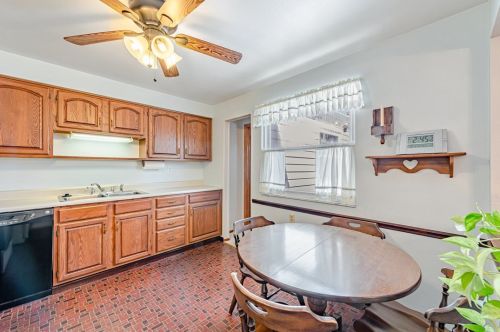 1528 Loretta Dr, Pittsburgh, PA 15235-2320