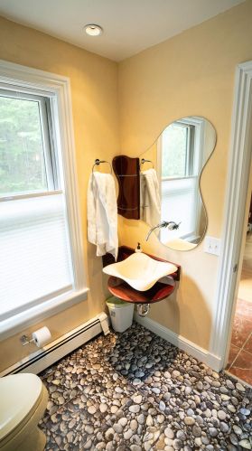 1044 Plain Rd, Hinsdale NH  03451-2150 exterior