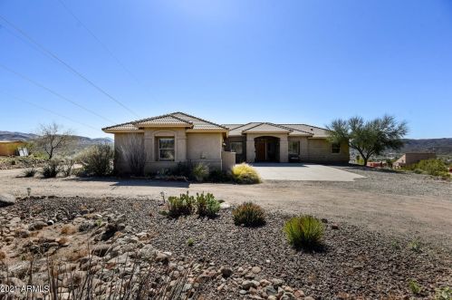 19257 Scenic Loop Rd, Black Canyon City, AZ 85324-8929