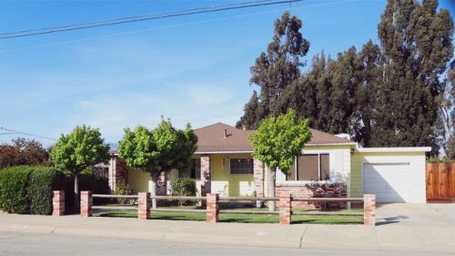 306 5th St, Greenfield, CA 93927-5106