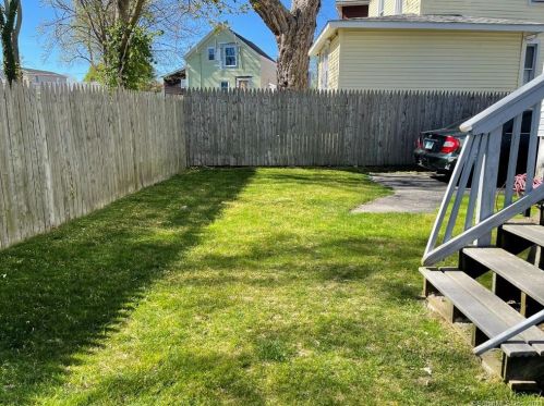 3 Griswold Ct, United States Coast Guard Ac CT  06320-5209 exterior