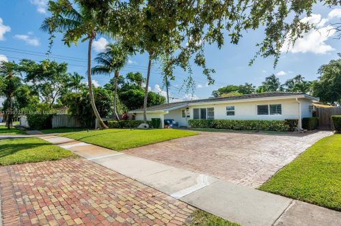 2003 46th Ave, Hollywood FL  33021-4119 exterior