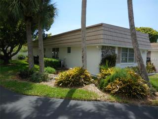 2721 Riverbluff Ct, Sarasota, FL 34231-5008