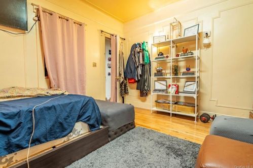 1847 Barnes Ave, Bronx NY  10462-3607 exterior