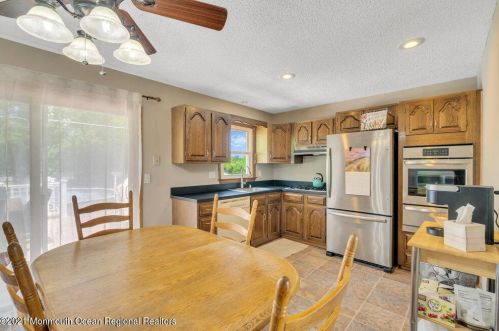 34 Wyoming Dr, Jackson Twp NJ  08527-1544 exterior
