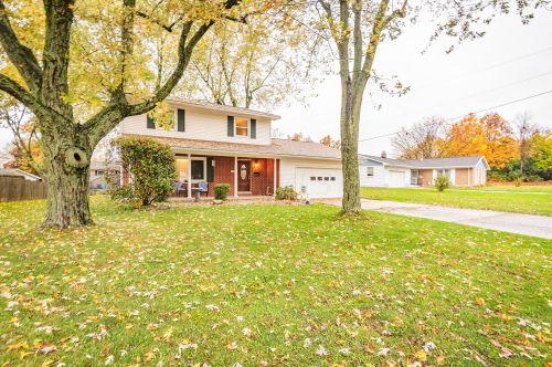 613 Hilltop Dr, Bellefontaine, OH 43311-2958