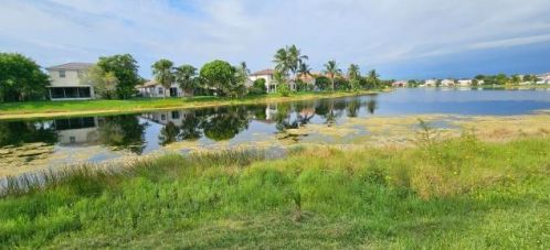 2012 184th Way, Hollywood FL  33029-3817 exterior