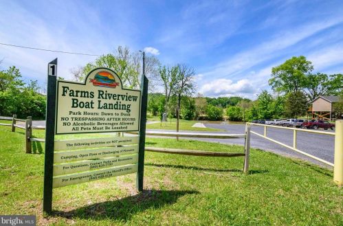 467 Freeze Rd, Linden VA  22642-5527 exterior