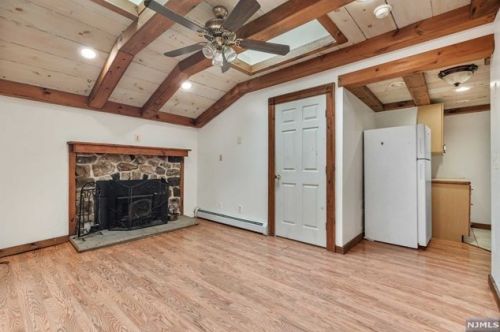 51 Pinecrest Trl, West Milford NJ  07480-1700 exterior