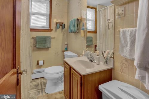 515 Spring Garden St, Carlisle PA  17013-2559 exterior