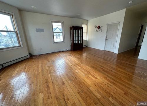 81 Paterson Ave, Paterson NJ 07522-1435 exterior