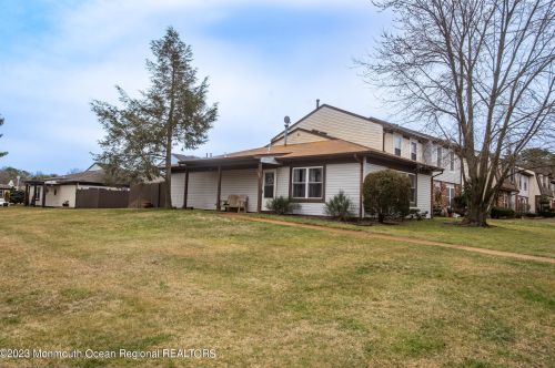 230 Greenwood Loop Rd, Bricktown, NJ 08724-1261