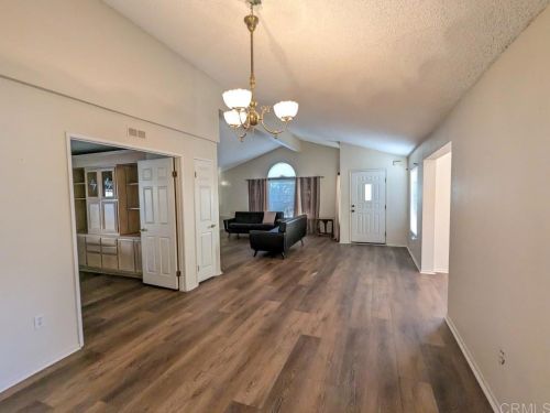 5438 Don Luis Dr, Carlsbad CA  92010-3927 exterior