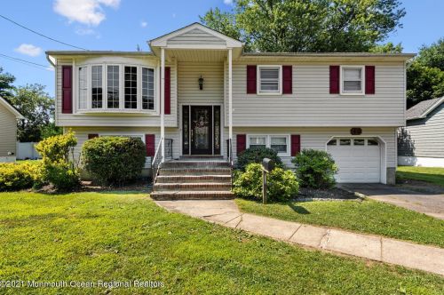 40 Moreau Ave, East Freehold, NJ 07728-2612