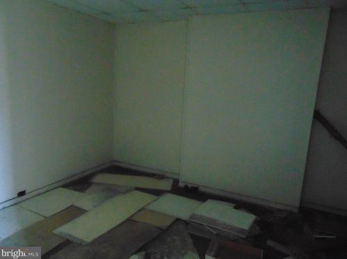 950 Pne St, Camden NJ  08103-2519 exterior