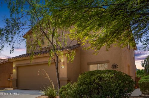 8723 Moonfire Dr, Tucson, AZ 85743-1529