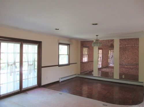 101 Shale Dr, Middletown NY  10940-7121 exterior