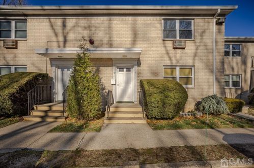 402 Cranbury Rd, East Brunswick, NJ 08816-3609
