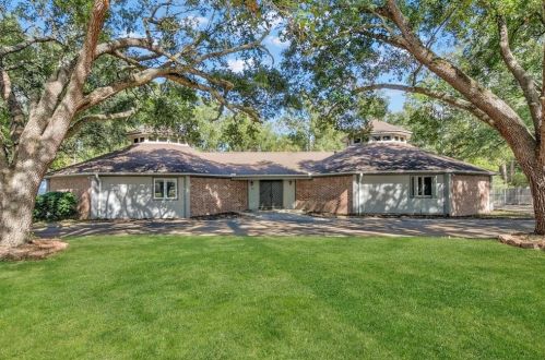 1816 Longfellow Rd, Orange, TX 77630-2826