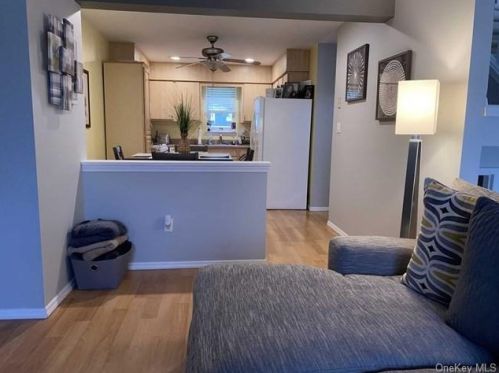 28 Larch Ct, Fishkill NY  12524-2627 exterior