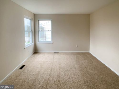 108 Robins Run, Swedesboro NJ  08085-1336 exterior