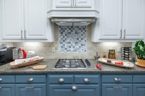 1010 Burkburnett Dr, Weatherford TX  76087-2819 exterior