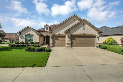 11901 Glenbrook St, Denton TX  76207-6821 exterior