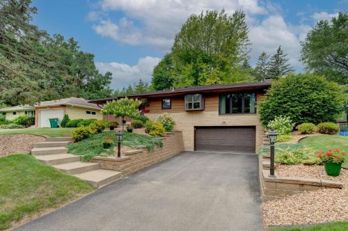 4049 Jersey Ave, Minneapolis, MN 55427-1452