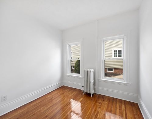 36 Lambert Ave, Chelsea MA  02150-1304 exterior