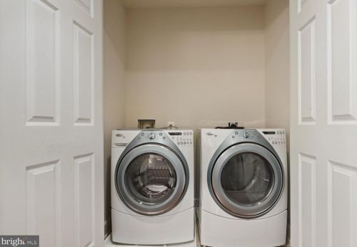 14757 Potomac Branch Dr, Woodbridge VA  22191-4030 exterior