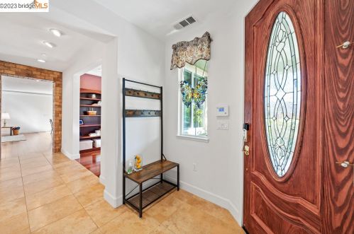 9744 Golden Sky Way, Gilroy CA  95020-9663 exterior