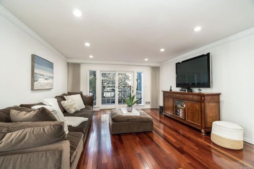 15 Deer Run, Rye Brook NY  10573-1300 exterior