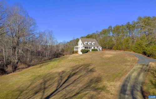 3745 Breyerton Ln, Earlysville, VA 22936-2469