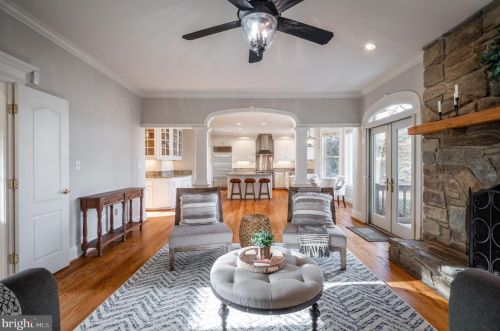 281 Golden Woods Ct, Great Falls VA  22066-4152 exterior