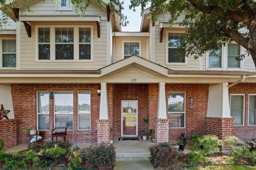 172 High School Dr, Lewisville, TX 75057-4654