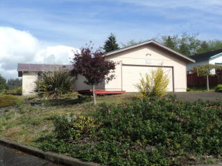 885 Bird Ave, Waldport, OR 97394-9218