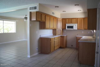 9215 52nd Dr, Glendale, AZ 85302-3412