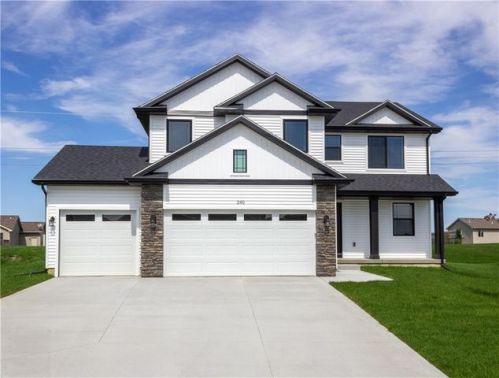 240 48th St, Ankeny, IA 50021