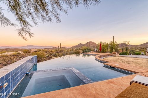5030 Saguaro Cliffs Dr, Tucson, AZ 85745-8847