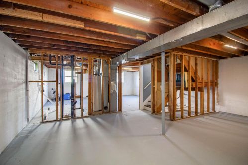 2615 Mercer Dr, Marion OH  43302-8624 exterior