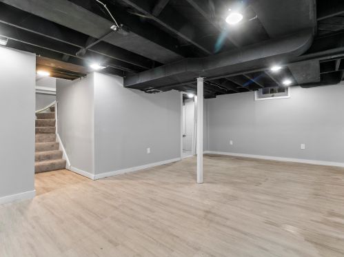 3869 52, Milwaukee WI 53220-3570 exterior