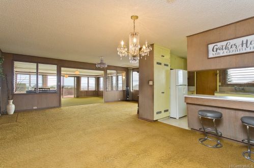 981131 Kaamilo St, Aiea, HI 96701